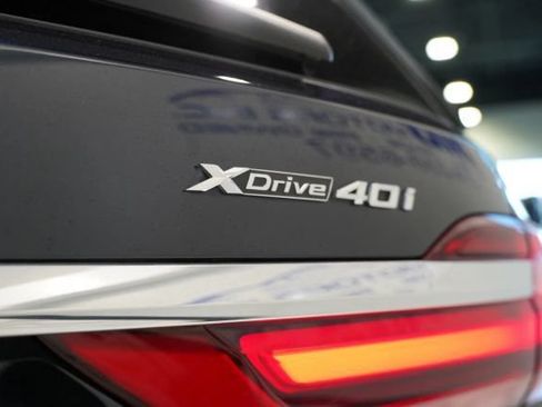 Used 2021 BMW X7 xDrive40i w/ M Sport Package AWD/4WD image 6