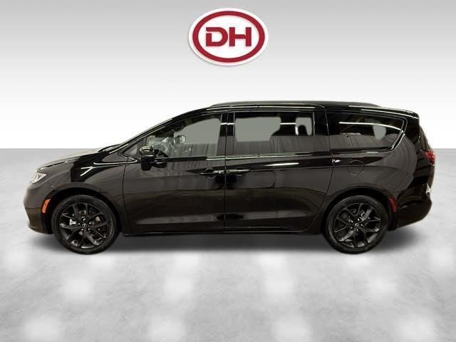 New 2026 Chrysler Pacifica Select w/ S Appearance Package FWD image 9