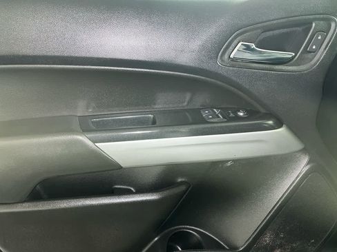 Used 2022 Chevrolet Colorado LT w/ Fleet Safety Package RWD image 13