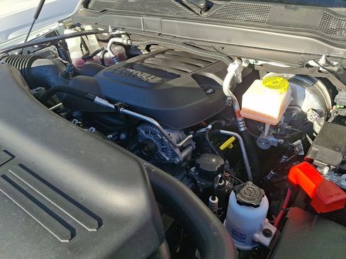 Used 2024 RAM 2500 Tradesman w/ Chrome Appearance Group image 28