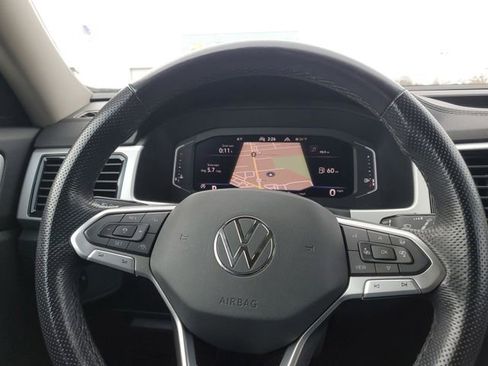 Used 2022 Volkswagen Atlas SEL Premium image 11