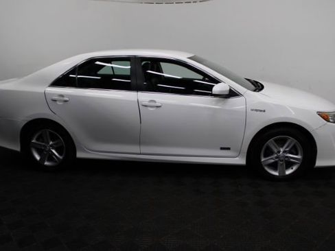 Used 2014 Toyota Camry SE image 4