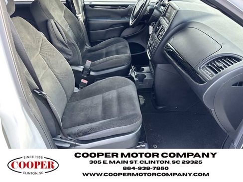 Used 2018 Dodge Grand Caravan SE image 13