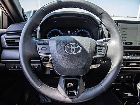 Used 2025 Toyota Camry XSE w/ Premium Plus Package AWD/4WD image 8