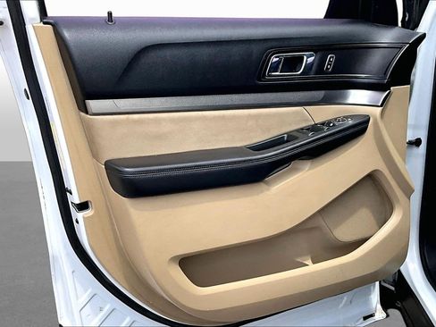 Used 2017 Ford Explorer 4WD image 16
