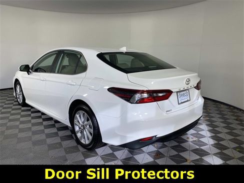 Used 2023 Toyota Camry LE image 6