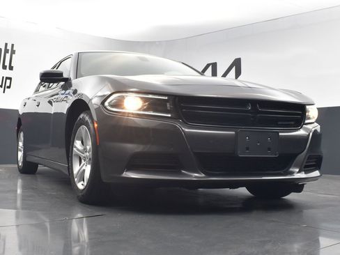 Used 2022 Dodge Charger SXT w/ Leather Interior Group image 31