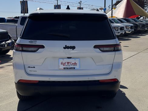 Used 2025 Jeep Grand Cherokee L Laredo image 7