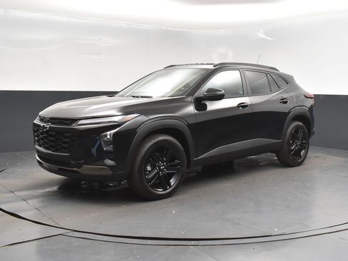 New 2026 Chevrolet Trax ACTIV w/ Sunroof Package image 3