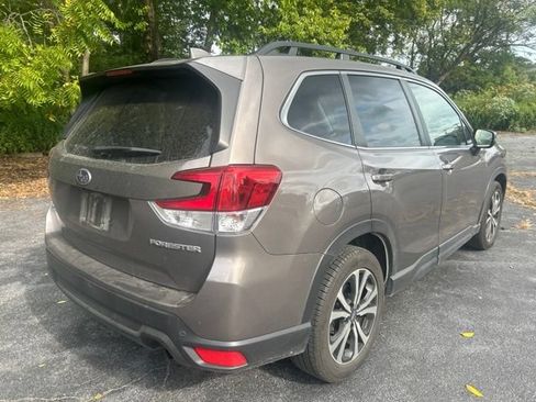 Used 2023 Subaru Forester Limited AWD/4WD image 3