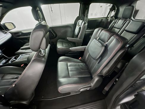 Used 2019 Dodge Grand Caravan GT image 27
