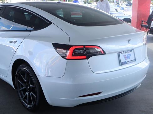 Used 2023 Tesla Model 3 Standard Range RWD image 9