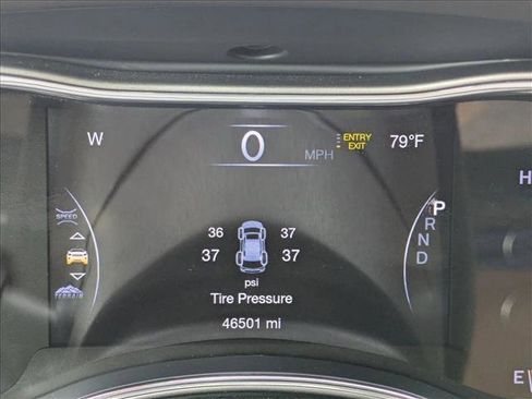 Used 2020 Jeep Grand Cherokee Overland AWD/4WD image 11