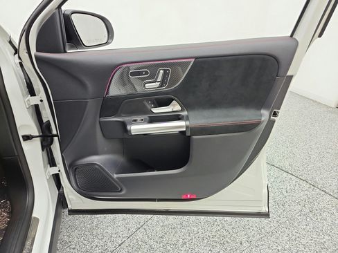 Used 2022 Mercedes-Benz GLA 250 4MATIC image 19