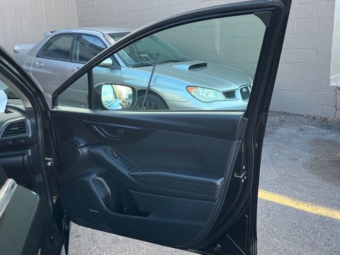Used 2017 Subaru Impreza 2.0i Premium AWD/4WD image 11