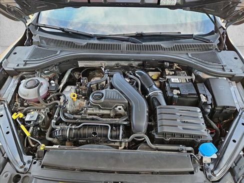 Used 2025 Volkswagen Jetta SE FWD image 21