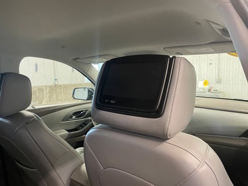 Used 2020 Chevrolet Traverse LT w/ LT Premium Package image 33