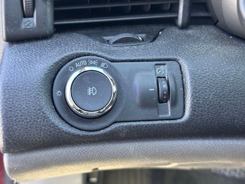 Used 2015 Chevrolet Malibu LT image 22