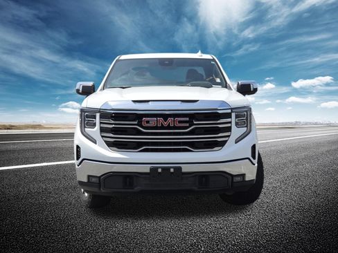 Used 2022 GMC Sierra 1500 SLT w/ X31 Off-Road Package AWD/4WD image 13