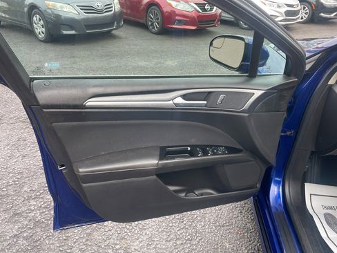 Used 2016 Ford Fusion SE image 25