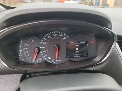 Used 2021 Chevrolet Trax LS w/ Tint and Cruise Package AWD/4WD image 15