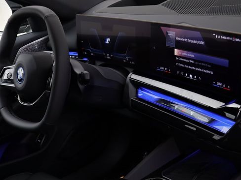 New 2025 BMW i5 xDrive40 w/ Premium Package image 22