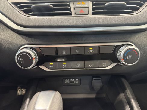 Used 2025 Nissan Altima 2.5 S FWD image 16