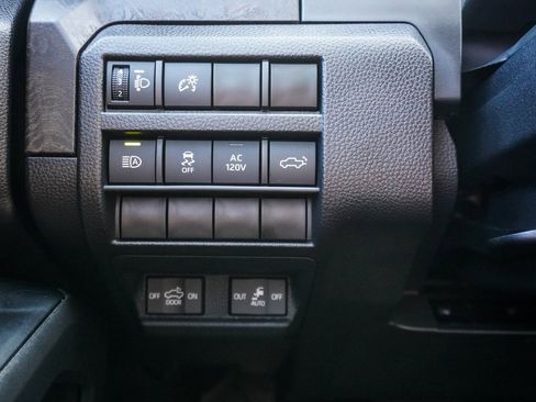 Used 2025 Toyota Tacoma Limited image 24