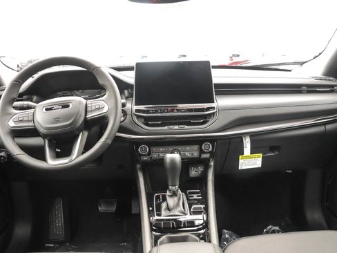 New 2026 Jeep Compass Limited image 8