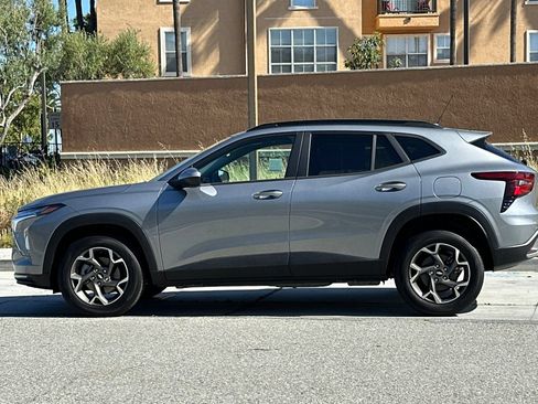 Used 2026 Chevrolet Trax LT w/ LT Convenience Package FWD image 7