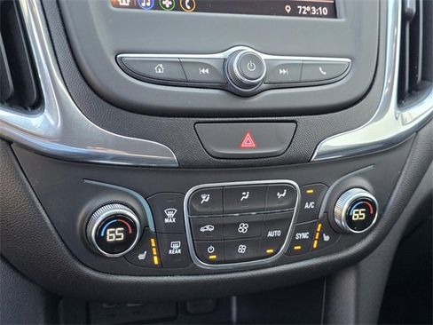 Used 2020 Chevrolet Equinox LT image 19