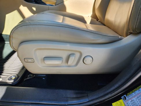 Used 2016 Toyota Highlander Limited image 26