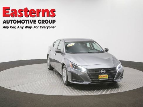 Used 2024 Nissan Altima 2.5 S FWD image 46