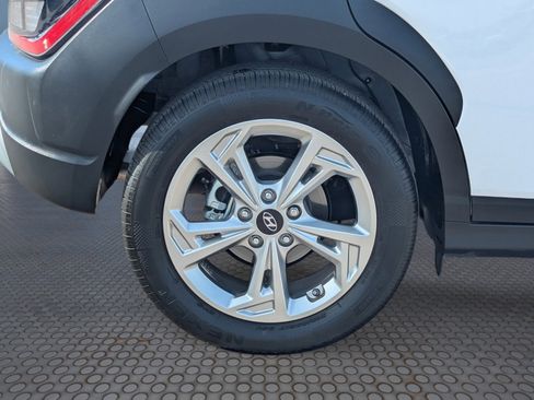 Used 2023 Hyundai Kona SEL image 10