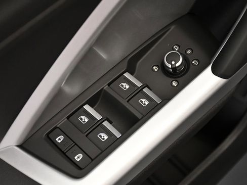 Used 2025 Audi Q3 2.0T Premium Plus w/ Premium Plus Package image 36