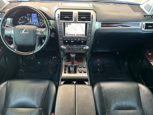 Used 2019 Lexus GX 460 Luxury AWD/4WD image 3