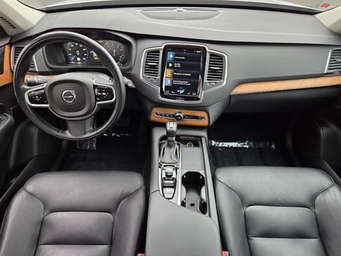 Used 2021 Volvo XC90 T6 Momentum AWD/4WD image 19