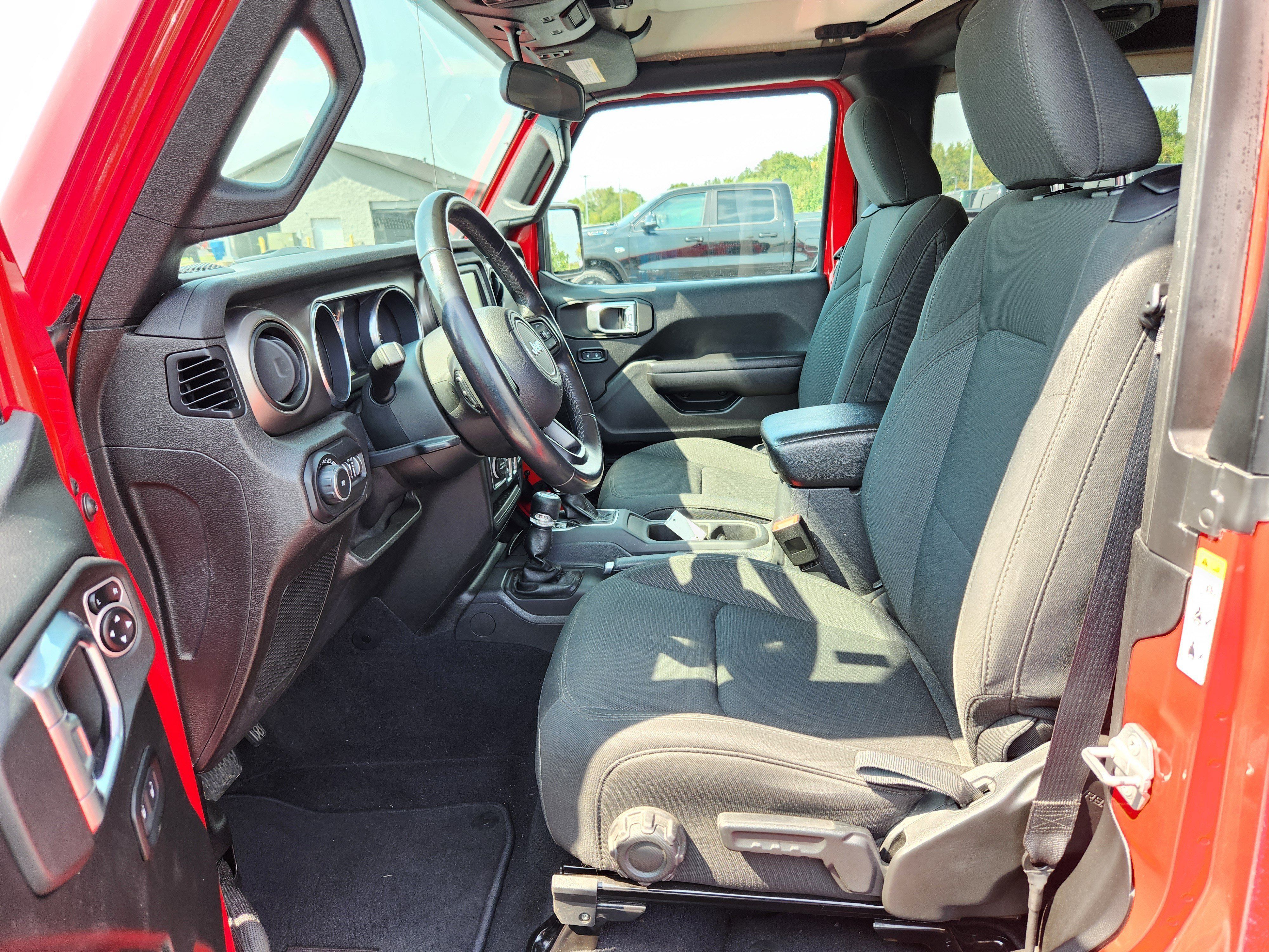 Used 2019 Jeep Wrangler Sport AWD/4WD image 12