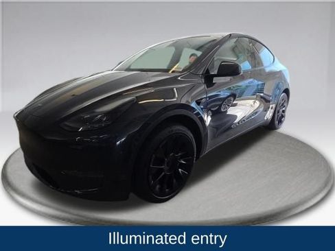 Used 2024 Tesla Model Y Long Range RWD image 13