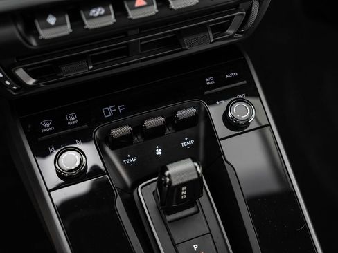 Used 2024 Porsche 911 Carrera w/ Premium Package image 44