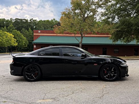 Used 2016 Dodge Charger R/T Scat Pack w/ Beats Audio Group RWD image 4
