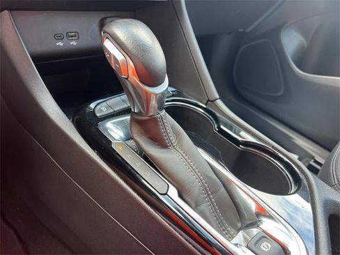 Used 2024 Buick Encore GX Avenir image 31