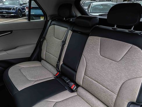 Certified 2025 Kia Niro Wave w/ Wave Preserve Package FWD image 21