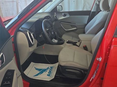 Used 2020 Kia Soul LX FWD image 4