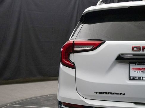 Used 2024 GMC Terrain SLE w/ Elevation Edition AWD/4WD image 13