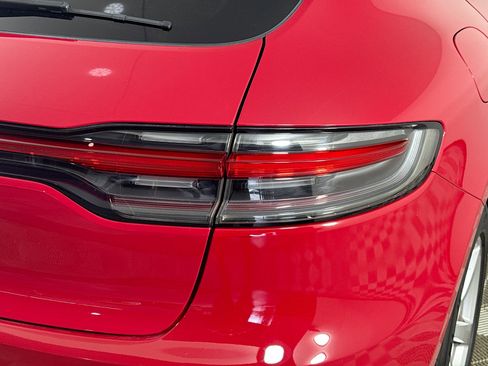 Used 2021 Porsche Macan image 32