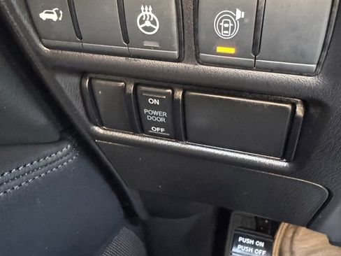 Used 2024 Nissan Armada SL w/ Captain's Chairs Package image 29