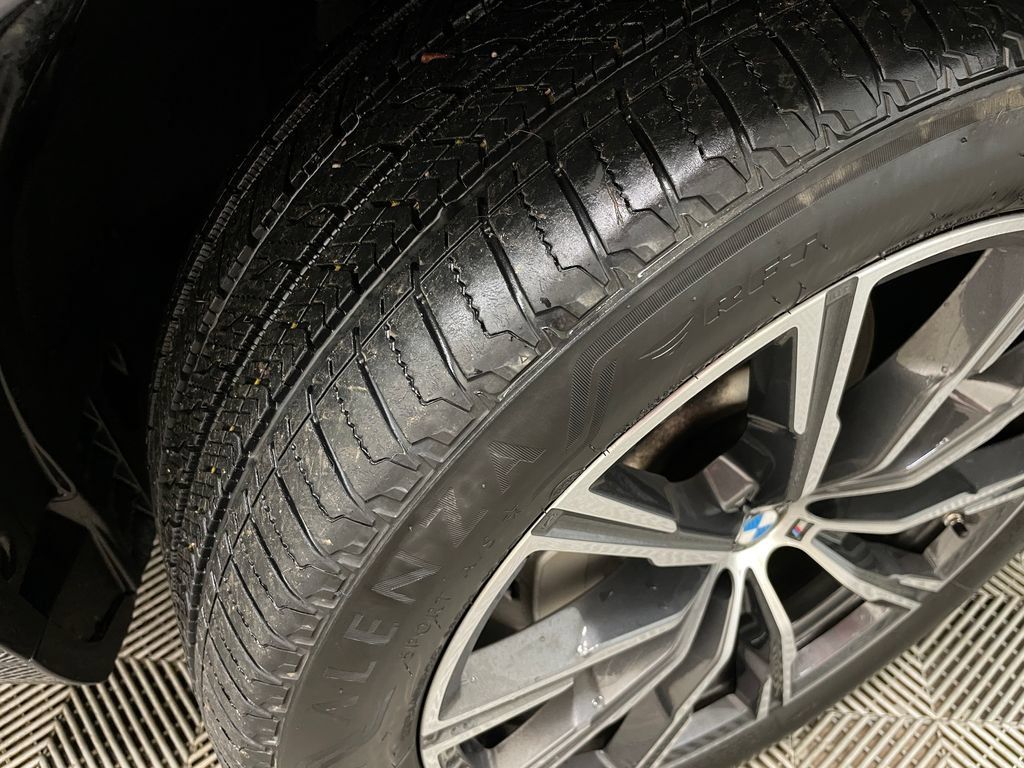 Used 2022 BMW X5 xDrive40i w/ M Sport Package AWD/4WD image 49