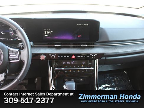 Used 2024 Kia Carnival SX FWD image 17