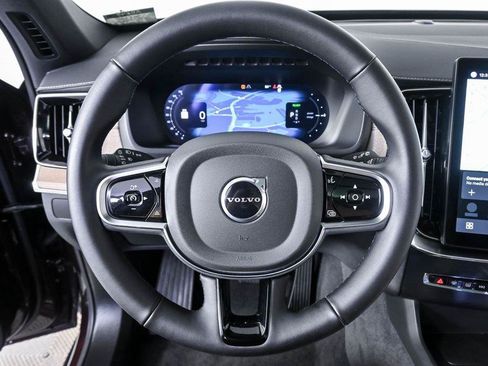 Certified 2025 Volvo XC90 T8 Plus AWD/4WD image 10